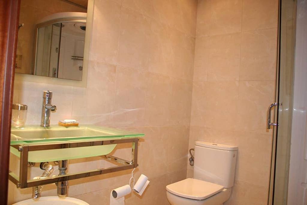 Rustic 2 Bedroom Poble Sec Appartamento *
